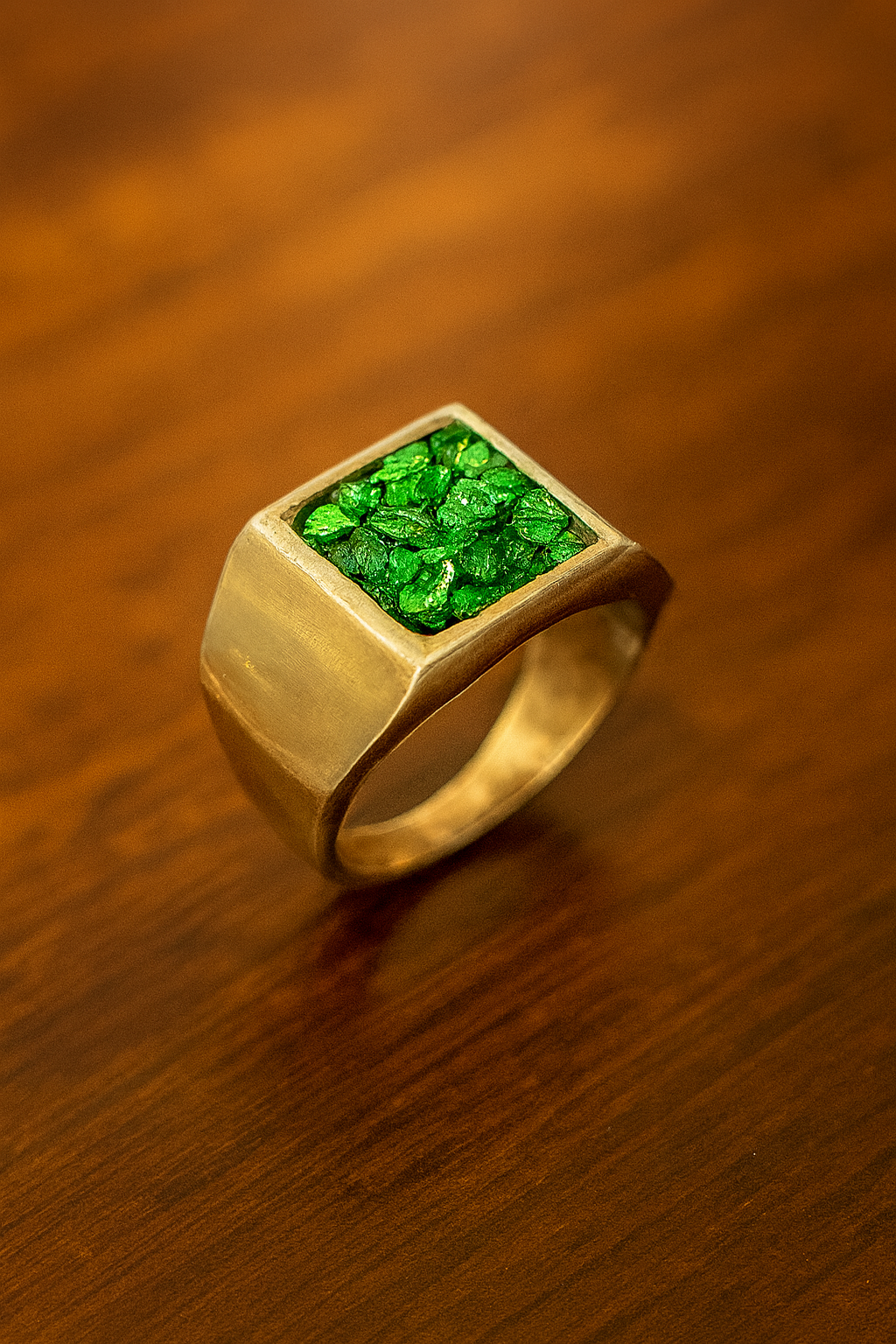 ANILLO ISHI VERDE ESMERALDA
