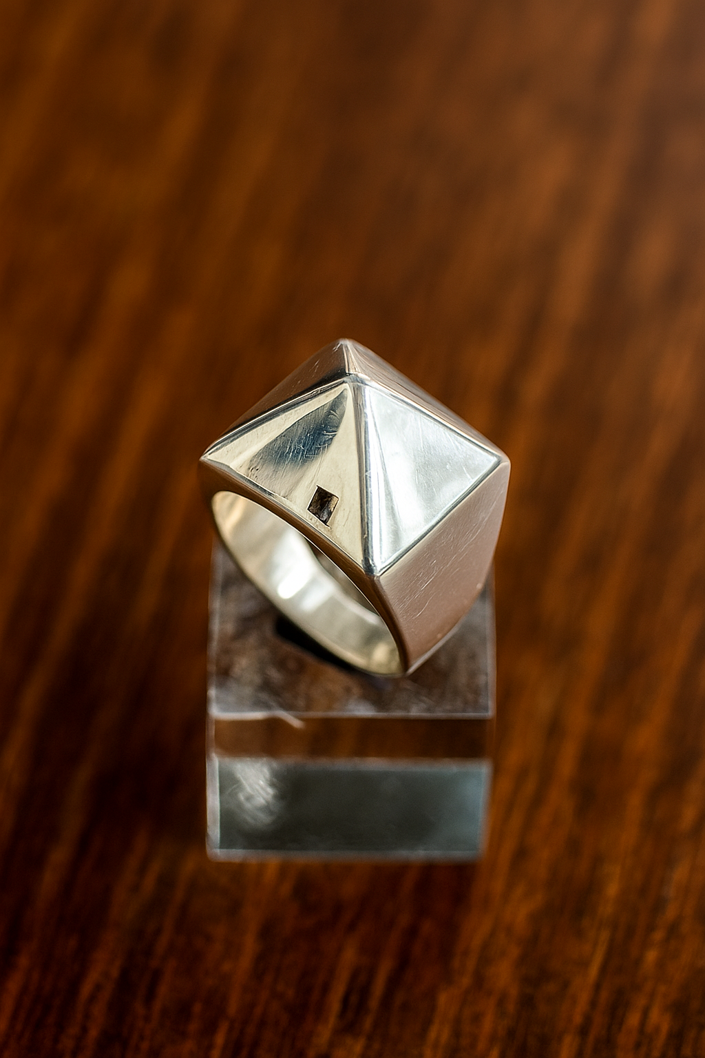 ANILLO PYRAMIS